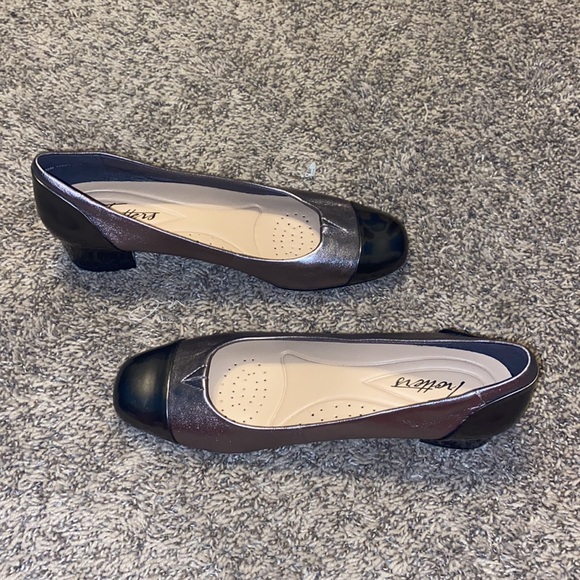 TROTTERS SZ 6.5 womens low heels slip on shoes DAISY PEWTER METALLIC NEW NWOT - Picture 5 of 7